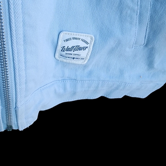 Wallflower Wonens denim Women's wildflower denim jacket size Large NWT - Picture 6 of 8